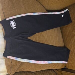 PINK (VS) Capri yoga pants SZ M